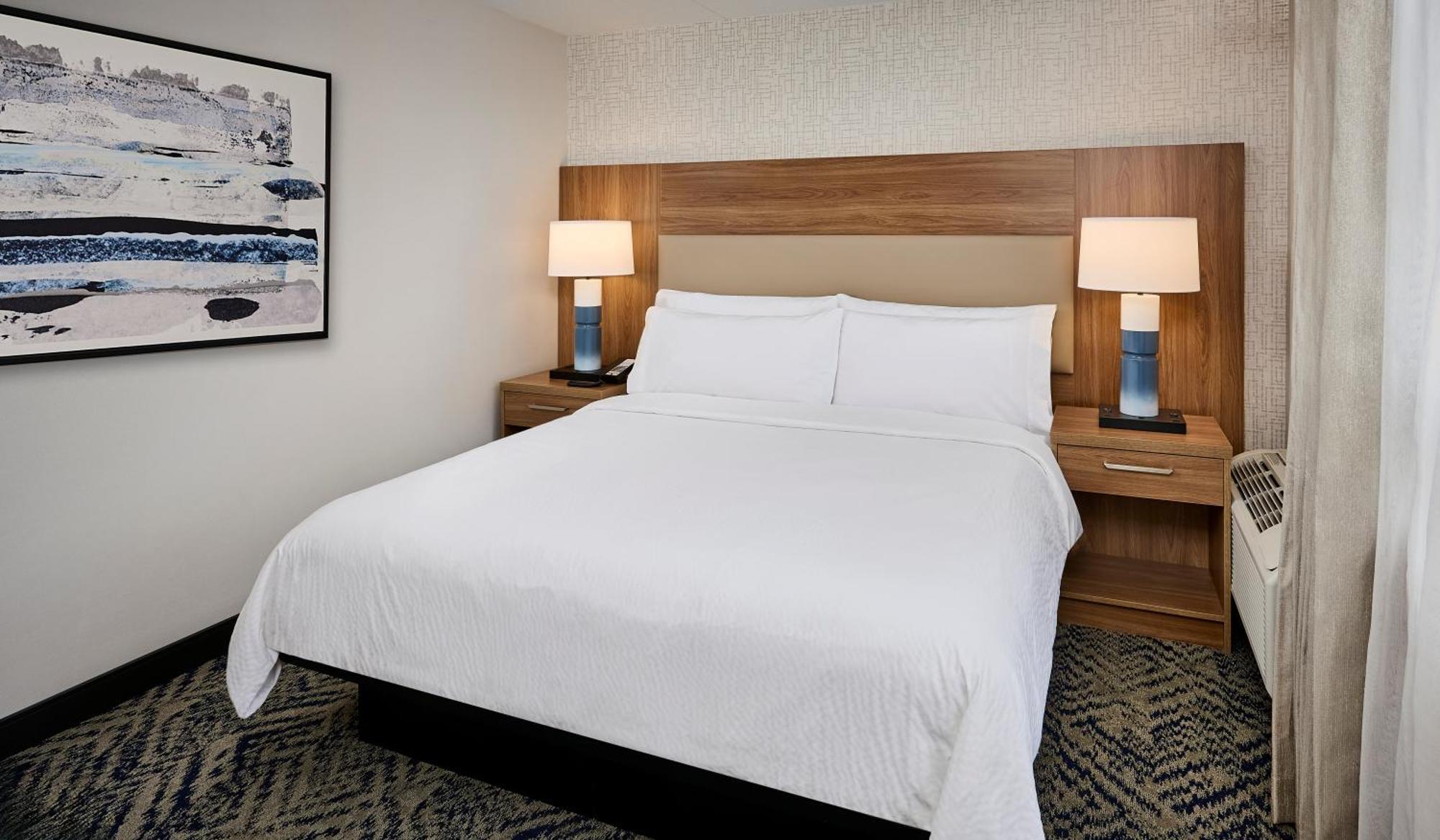 Candlewood Suites Burlington Conference Centre By Ihg Экстерьер фото